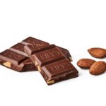 Lily's Sweets Salted Almond & Milk Chocolate bar, 3 oz - Image 3