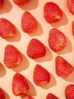 Shary Freeze-Dried Strawberry Crisps, Bulk Pack (8 x 20g) – 100% Natural, Vegan, Gluten-Free Fruit Snack - Image 3